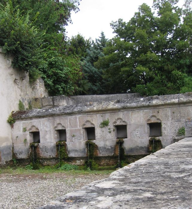 1 a 2 fontaine caneres