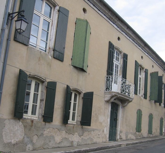 1 p place republique